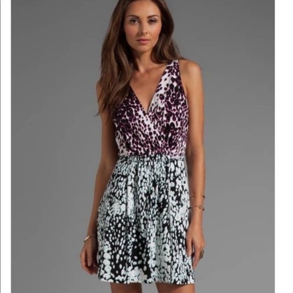 Diane Von Furstenberg Dresses & Skirts - DVF Diane Von Furstenberg Oblixe Deep V Dress 6
